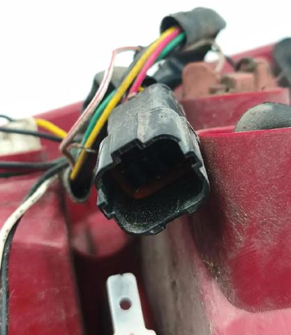 924011F011 Piloto trasero izquierdo  en stock Sabadell