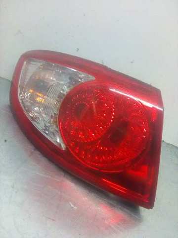 924012B000 Piloto trasero exterior izquierdo  disponible Utrera