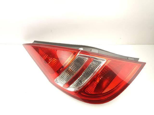 924012L010 Piloto trasero izquierdo  en stock Sabadell