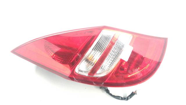 924012L010 Piloto trasero izquierdo  disponible Utrera