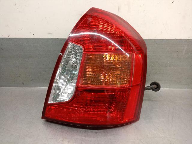 Piloto trasero derecho 924021E088 HYUNDAI