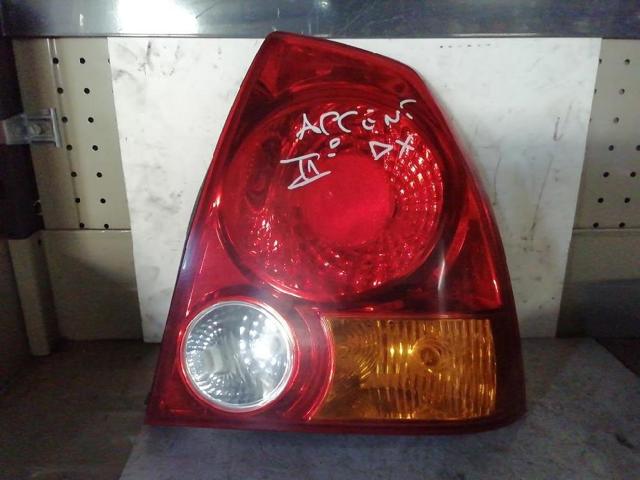 Piloto trasero derecho 924021E088 HYUNDAI