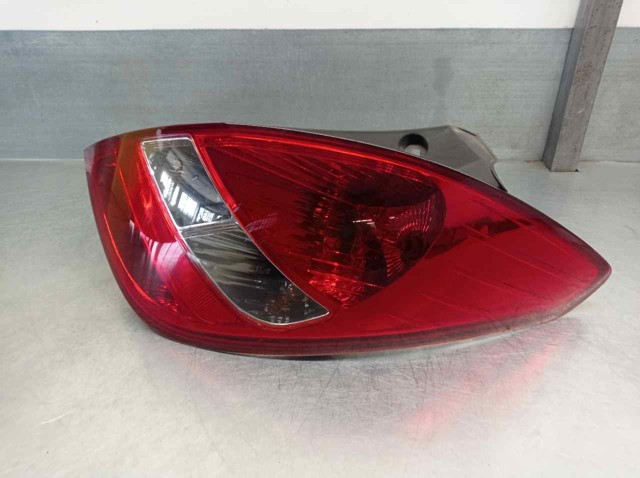 924021J000 HYUNDAI Piloto trasero derecho comprar Alcalá