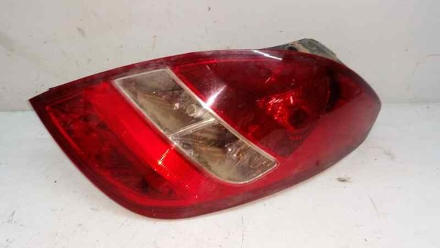 Piloto trasero derecho 924021J000 HYUNDAI