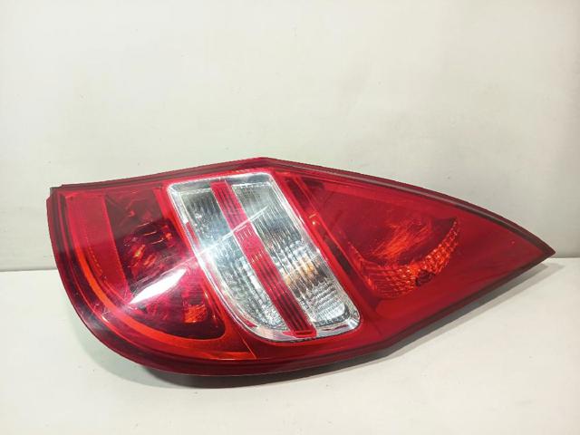 924022L010 Piloto trasero derecho  disponible Málaga
