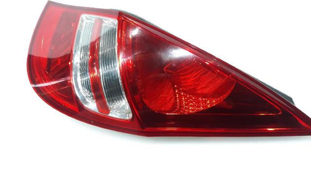 924022L010 Piloto trasero derecho  en stock Granada