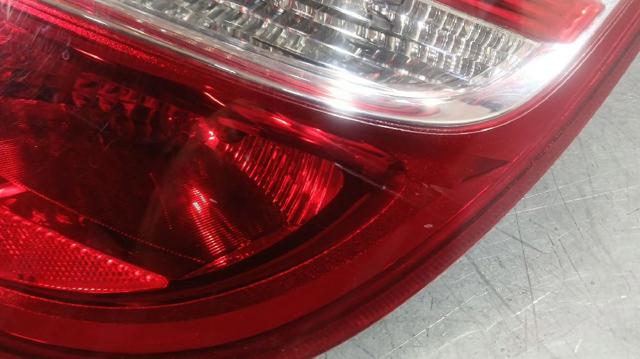 HYUNDAI 924022L010 Piloto trasero derecho  en stock Terrassa