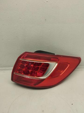 924023W010 Piloto trasero exterior derecho  en stock Sabadell