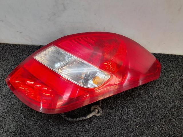 924024P000 HYUNDAI Piloto trasero derecho  disponible Vigo