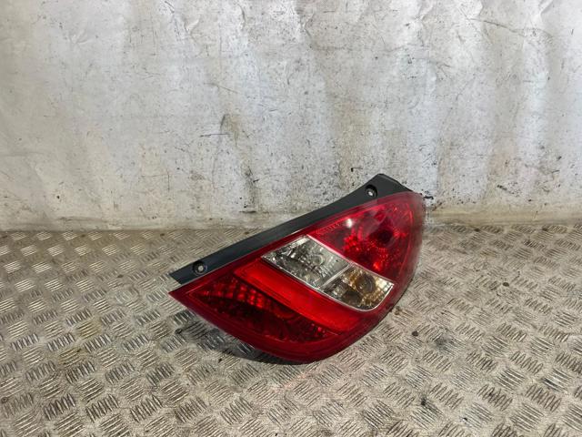 924024P000 Piloto trasero derecho comprar Sevilla