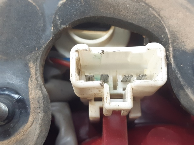 924052B000 Piloto trasero interior izquierdo  en stock Sabadell
