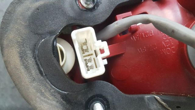 924062B000 Piloto trasero interior derecho  en stock Sabadell