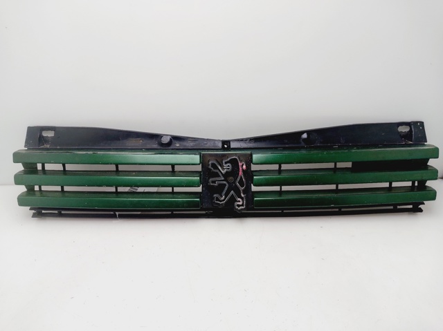 Comprar Parrilla del radiador Peugeot 205 I 741A, C a bajo precio