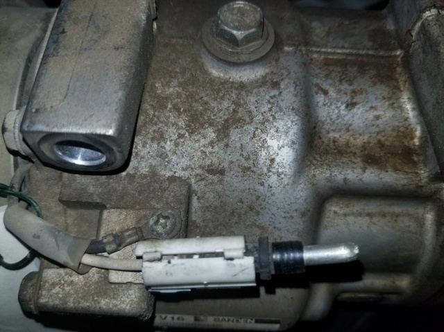 926000097R RENAULT Compresor de aire acondicionado  en stock Huelva