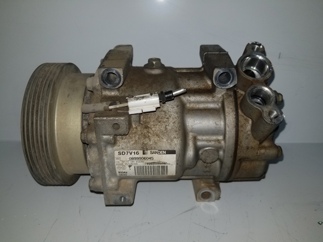 RENAULT 926000097R Compresor de aire acondicionado  comprar en Murcia