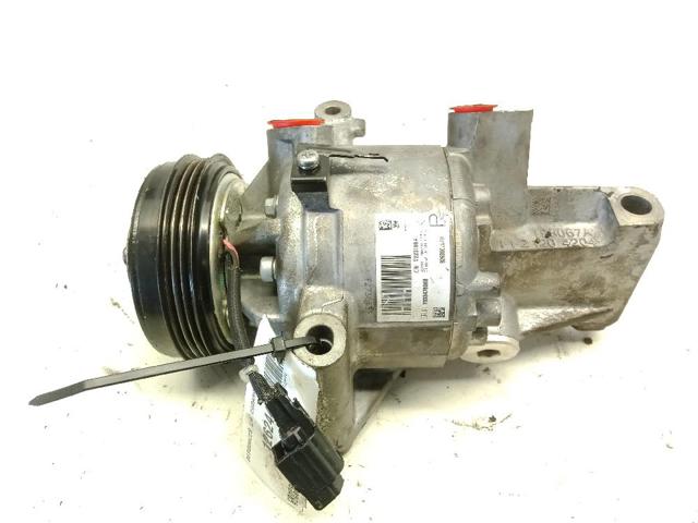 RENAULT 926000287R Compresor de aire acondicionado  disponible Valladolid