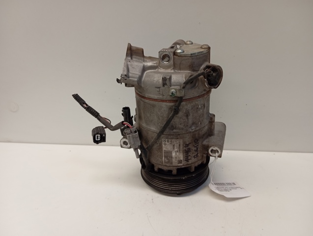 RENAULT 926000734R Compresor de aire acondicionado  comprar en Ponferrada