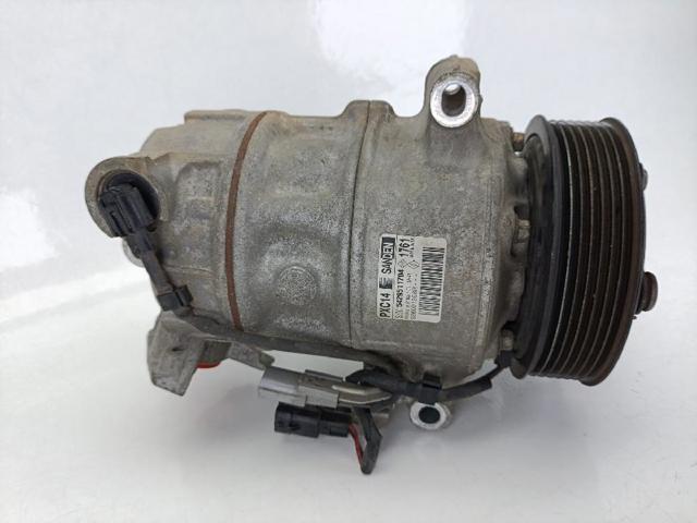 RENAULT 926001268R Compresor de aire acondicionado  disponible Valladolid