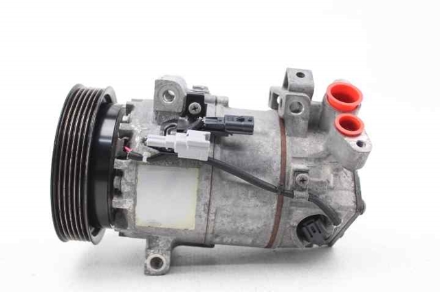 RENAULT 926002352R Compresor de aire acondicionado  comprar en Albacete