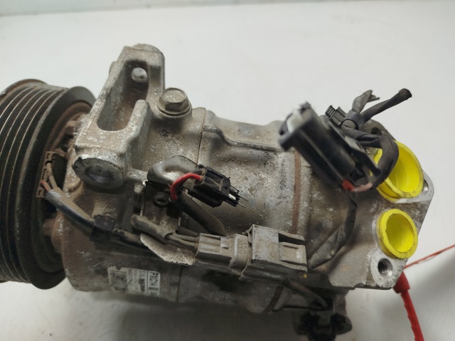 RENAULT 926002410R Compresor de aire acondicionado  disponible España