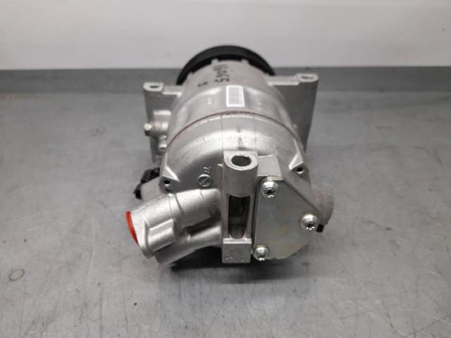 RENAULT 926004423R Compresor de aire acondicionado  comprar en Ponferrada