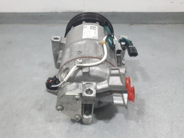 RENAULT 926004423R Compresor de aire acondicionado  en stock Salamanca