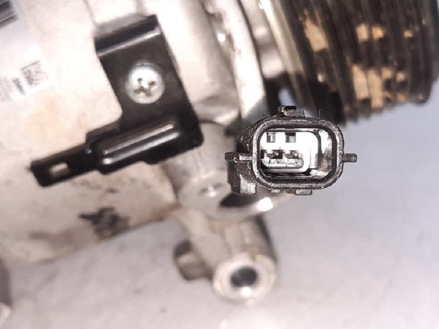 926005689R RENAULT Compresor de aire acondicionado  disponible Alicante