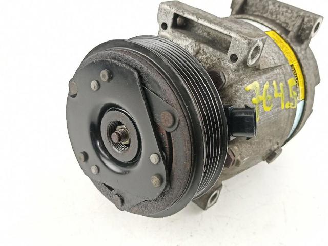 926005849R RENAULT Compresor de aire acondicionado  disponible Vigo