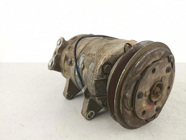 Compresor de aire acondicionado Nissan Patrol Y60