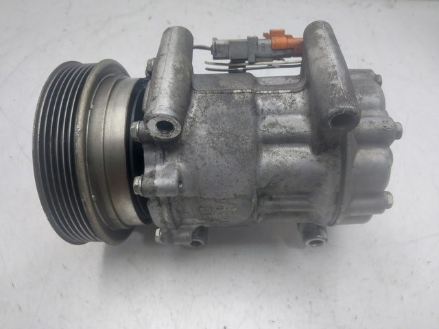 92600AZ74A NISSAN Compresor de aire acondicionado  en stock Huelva