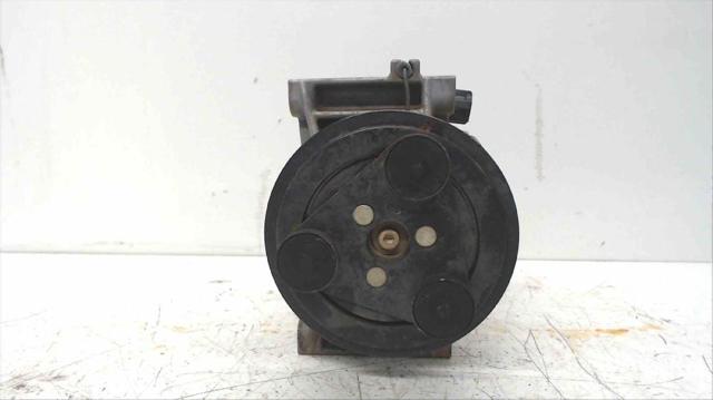 92600EB70A NISSAN Compresor de aire acondicionado  en stock Gandía