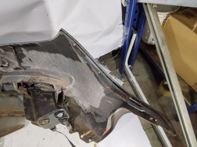 Parachoques delantero Opel Corsa X12