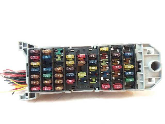 Caja de fusibles para Opel Meriva 