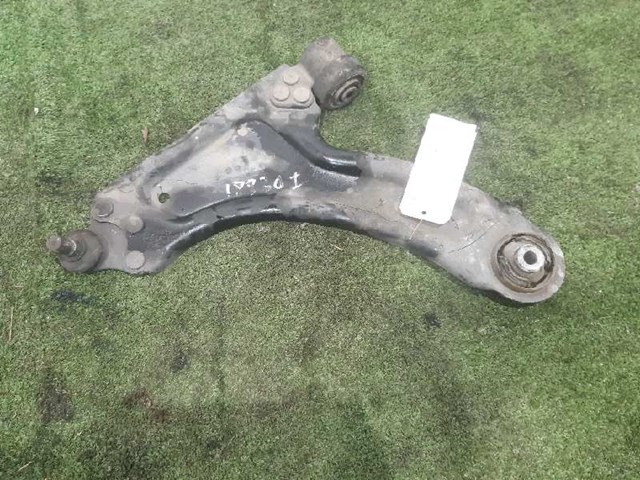 Brazo inferior izquierdo de la suspensión delantera 93388568 OPEL