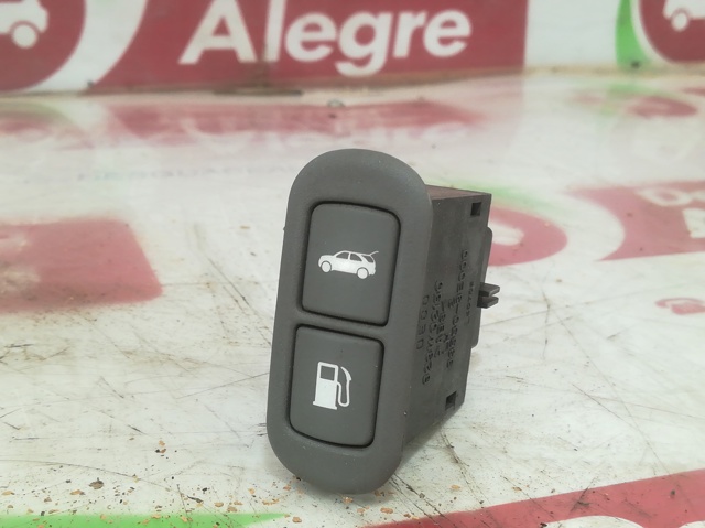 935503E000 Botón interior de apertura de maletero comprar Sevilla