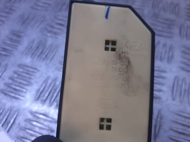 9357026000 Unidad de control de elevalunas delantera izquierda  disponible Utrera