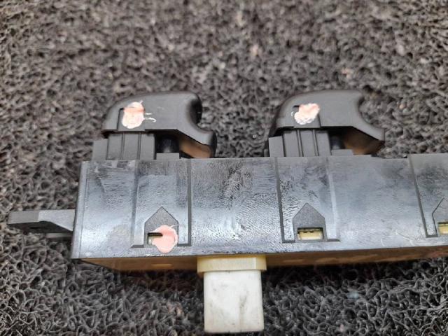 9357026000 HYUNDAI Unidad de control de elevalunas delantera izquierda  comprar en Lleida