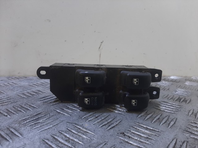 HYUNDAI 9357026000 Interruptor de elevalunas delantera izquierda  en stock Valencia