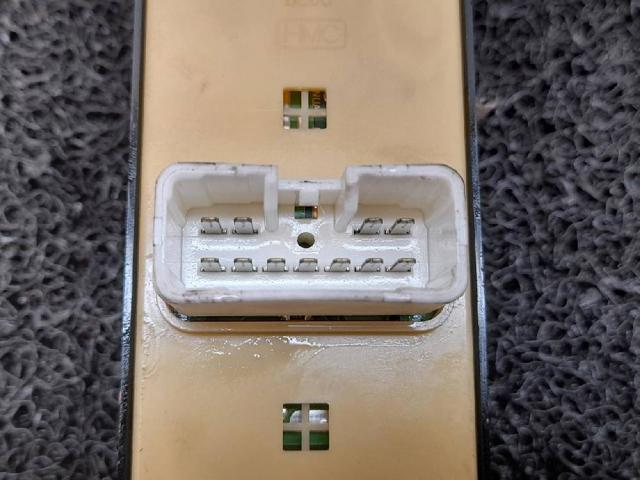 9357026000 HYUNDAI Unidad de control de elevalunas delantera izquierda  comprar en Jaén