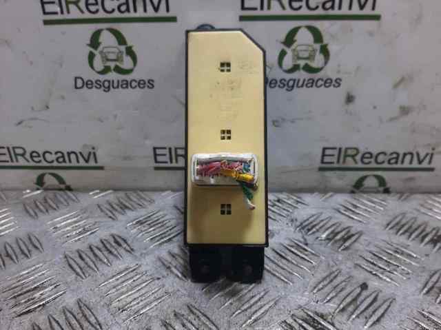 9357026100 Interruptor de elevalunas delantera izquierda  en stock Sabadell