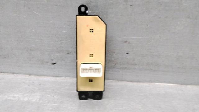 9357026100 Unidad de control de elevalunas delantera izquierda  disponible Málaga
