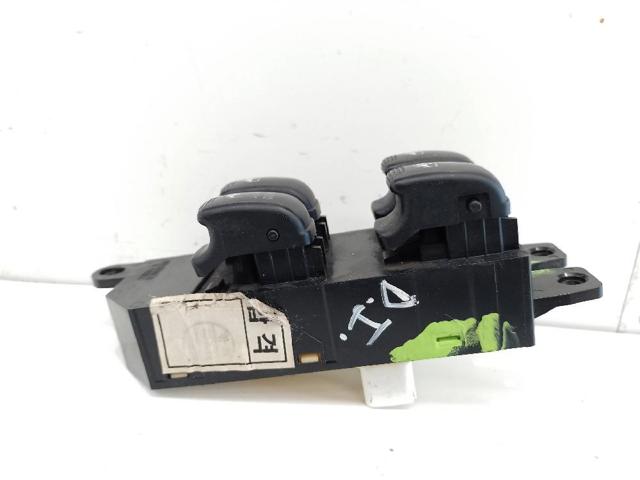 HYUNDAI 9357026100 Interruptor de elevalunas delantera izquierda  en stock Valencia