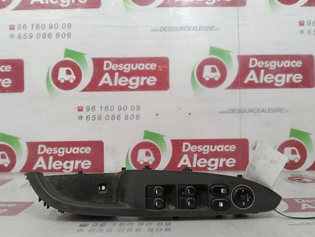 935702L010 HYUNDAI Interruptor de elevalunas delantera izquierda  en stock Huelva