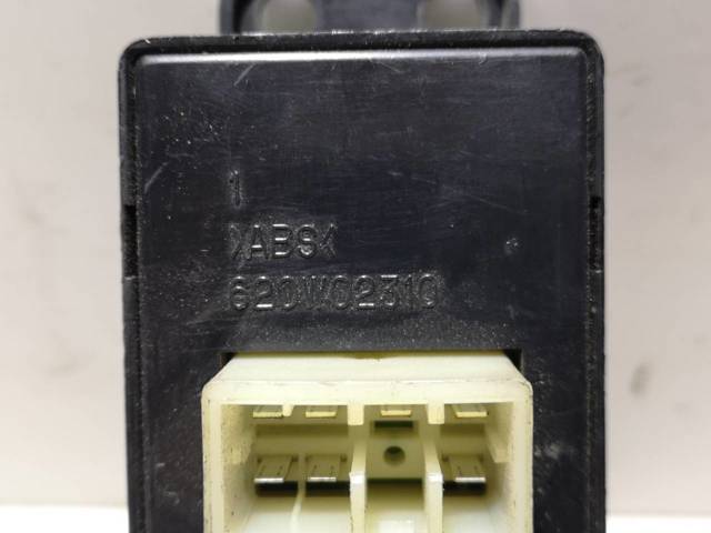 935704A000 HYUNDAI Unidad de control de elevalunas delantera izquierda  comprar en Oviedo