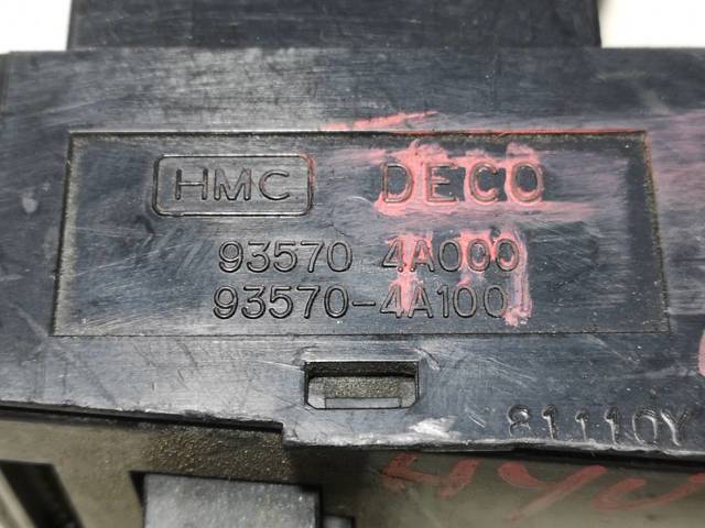 HYUNDAI 935704A000 Unidad de control de elevalunas delantera izquierda  disponible Valladolid