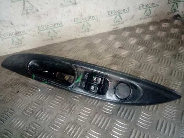 HYUNDAI 935704A000 Interruptor de elevalunas delantera izquierda  en stock Valencia