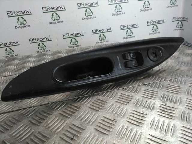 935704A000 HYUNDAI Interruptor de elevalunas delantera izquierda  en stock Gandía