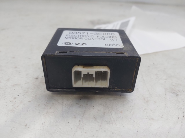 HYUNDAI 935713E000 Módulo de espejos retrovisores en la puerta  en stock Terrassa