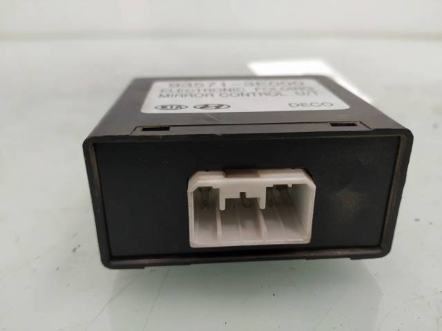 935713E000 HYUNDAI Módulo de espejos retrovisores en la puerta  comprar en Oviedo
