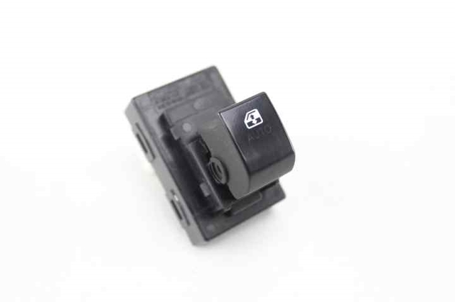 935751H100 HYUNDAI Botón de encendido del motor del elevalunas delantero derecho  comprar en Jaén